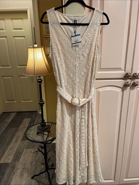 Anne Klein Cream Lace midi or maxi Dress with Buckle Belt see photos for flaw